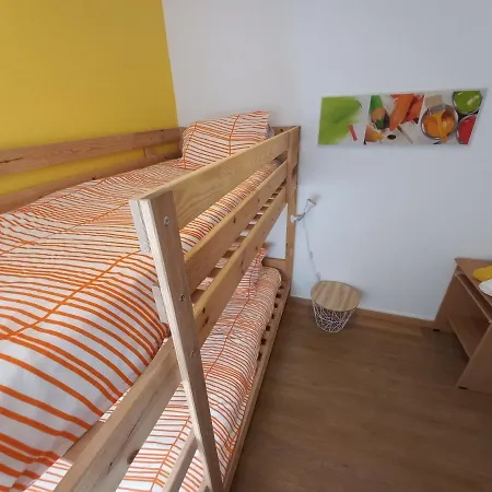 1.dezembro House * Пениши